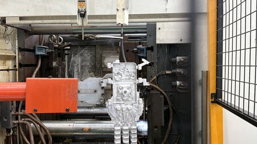 Het laatste nieuws van het bedrijf over Wat zijn de toepassingseffecten van het warmlopersysteem in Thixomolding?